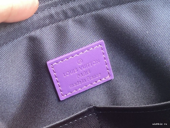 WIS MESSENGER TRIO VUITTON LOUIS 1230